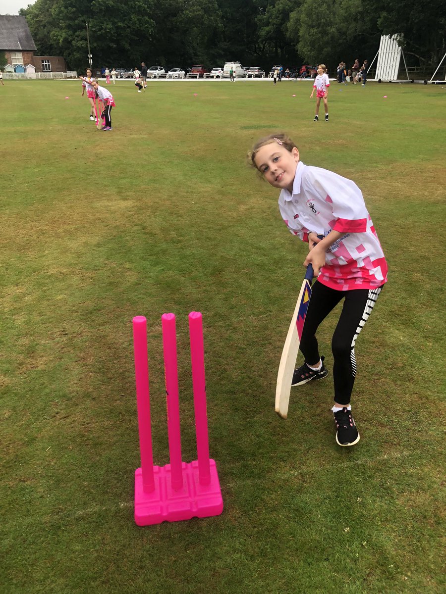 RGCCLG's tweet photo. Thank you to @wythycc_sports and @MilnrowCC for joining us for our last All girls Dynamos session this season. Great to see so many young girls playing cricket. Can’t wait until next season https://t.co/aUOkw6LlKi
