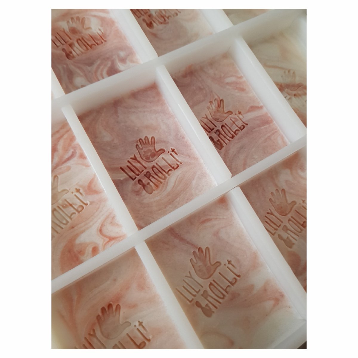 LilyandRabbit's tweet photo. A little Salted Coconut Ice for a Saturday.
No markets this weekend but we are always open online. 😉
Enjoy! Monday will be here soon enough.
#soap #ukmakers #organic #WomenInBiz #saltsoap #SaturdayVibes #weekend https://t.co/S9kThMHsgW
