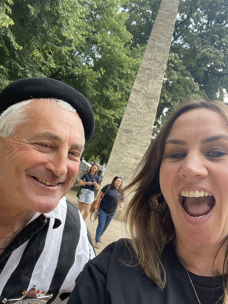 SarahfromBath's tweet image. Ooh la la! 
Le Bunk Off Friday always delivers. Thank you @BathBoules 🇫🇷
#bathboules