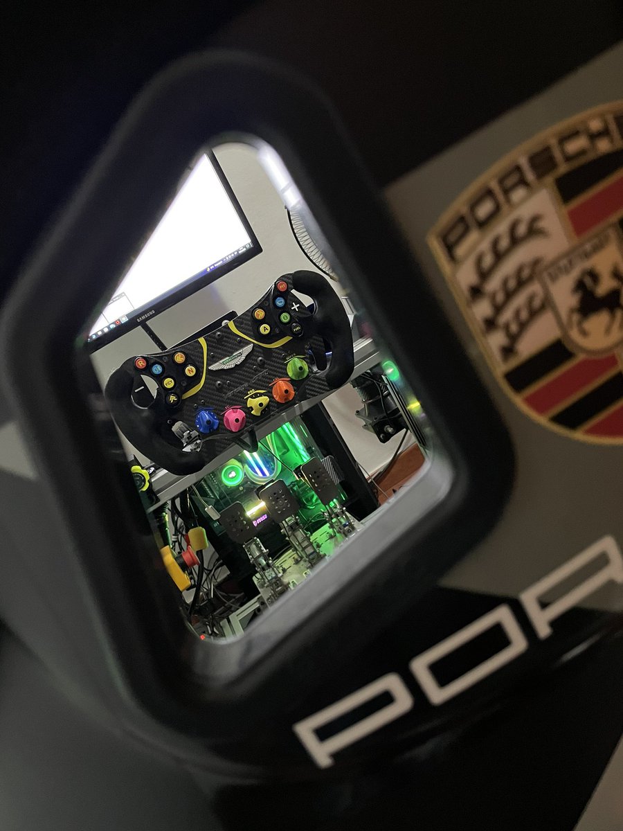 Hoy toca las 24h de SPA en <a href="/iRacing/">iRacing</a> con los chicos de <a href="/ThunderRacingT1/">Thunder Racing Team</a>. Vamos con todo 🔥😅. <a href="/Andresdiazdia19/">Andres diaz diaz</a> <a href="/Cristiansimrace/">Cristian Soto</a> <a href="/roberGlez7/">Roberto Glez</a> adrian sacramento marcos y un servidor 
…… mucha suerte chicos……