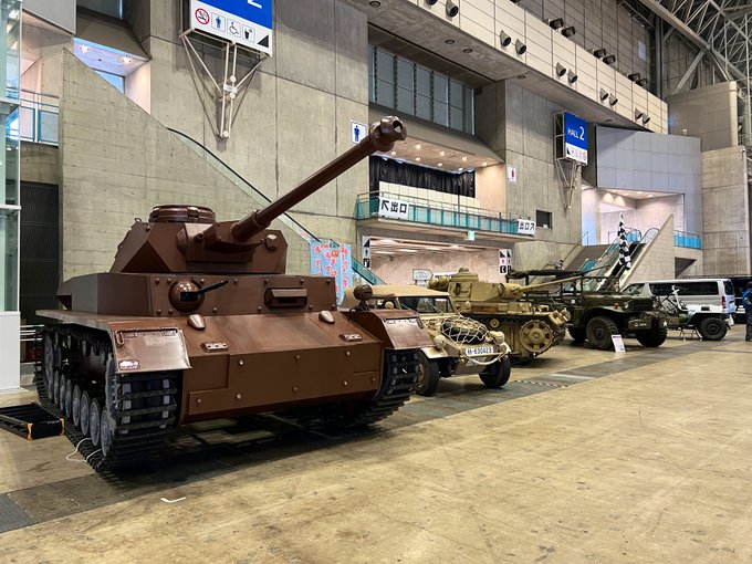 手作り1 1サイズのiv号戦車がすごい 自走するだけでなく輸送用に変形可能 Yahoo Japan