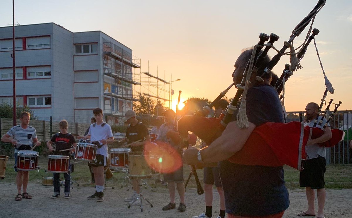 C’est le grand jour ! Rendez-vous à 16h00 pour la 2ème manche du championnat des bagadoù de 3ème catégorie à Quimper🏆🎶🎶 #bagad #Concours <a href="/FestCornouaille/">Festival de Cornouaille</a>
