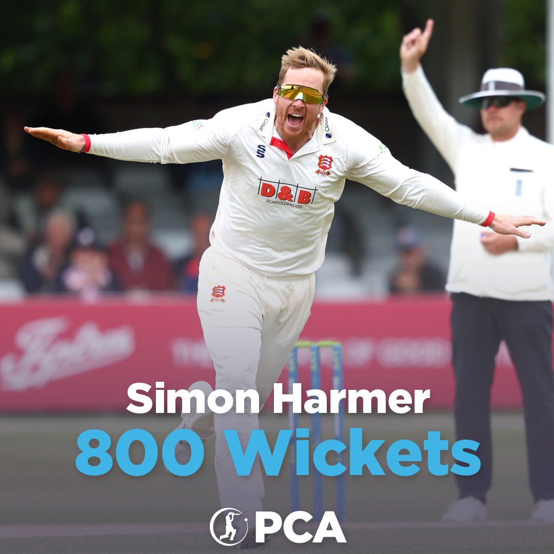 👏 For the 8️⃣0️⃣0️⃣th time! 🦅 @Simon_Harmer_ reached a huge milestone in First-Class cricket yesterday. 🧢 1️⃣8️⃣2️⃣ Appearances 📉 2️⃣5️⃣.9️⃣4️⃣ Average 🖐 4️⃣8️⃣ Five-fers #LVCountyChamp