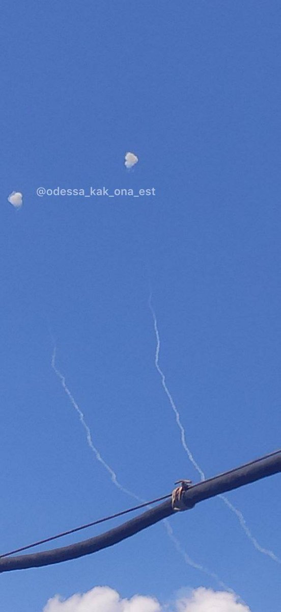 Stand with Ukraine tweet media