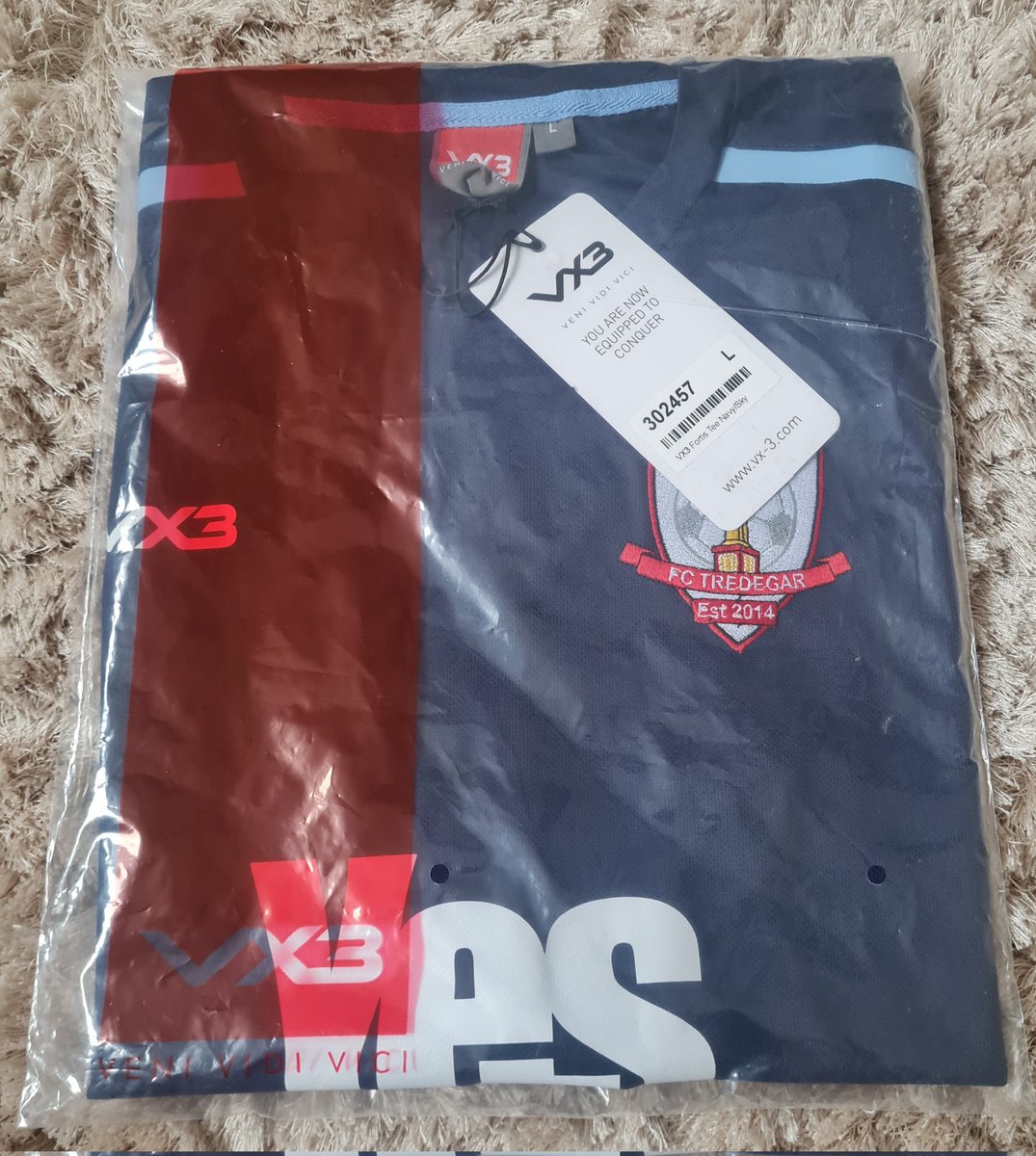 *COMPETITION TIME*
We are giving away one of our brand new <a href="/YesCymru/">YesCymru</a> sponsored warm up tops (in a large). 
If you would like to get your hands on this top make sure that you are following our account and that you retweet this post. Entry closing date will be next Saturday (30th)