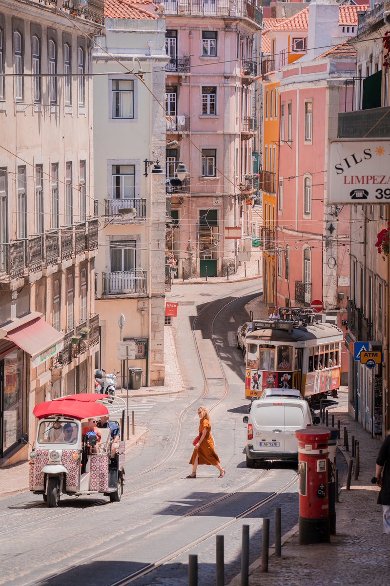michaelwingsit's tweet photo. dreamy daytime lisbon ✨ https://t.co/k5N0KI41BR