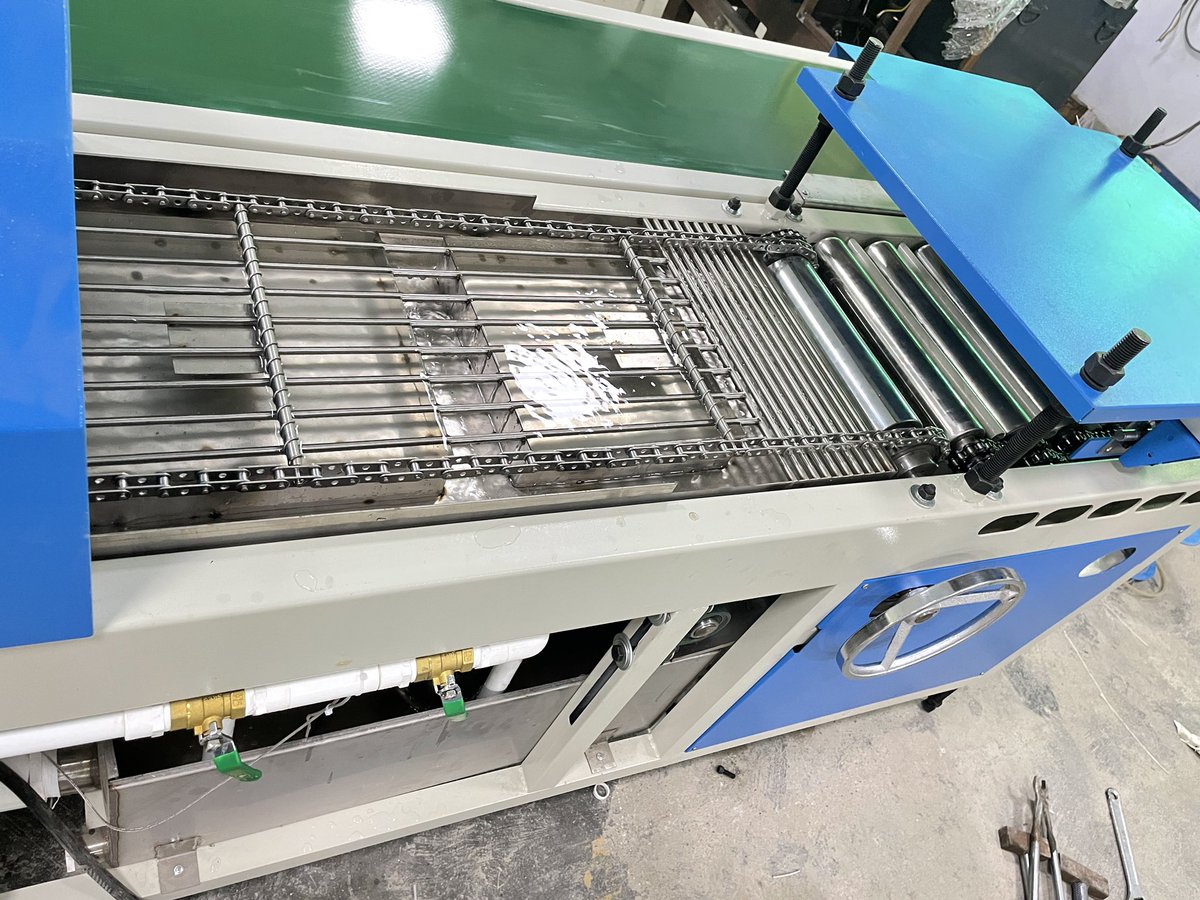 YinJack8's tweet image. Mold baking tunnel oven for pvc/silicone patches, badge, name label, outsole, strap production…#pvcpatchbaking #moldbakingoven #heatingmachine #pvcpatch