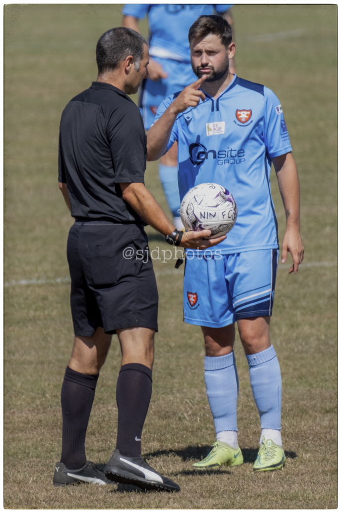 SjdDear's tweet photo. Newport put up strong performance against  AFC Portchester in a 1-1 draw pre season friendly. @Newport_IW_FC @AFCPortchester @WessexLeague @EnglandFootball @HampshireFA @hmdrudge @newportFan123 @islandecho. More match images can be seen @  https://t.co/SoZ2XTPdOz https://t.co/uod8gl43OI