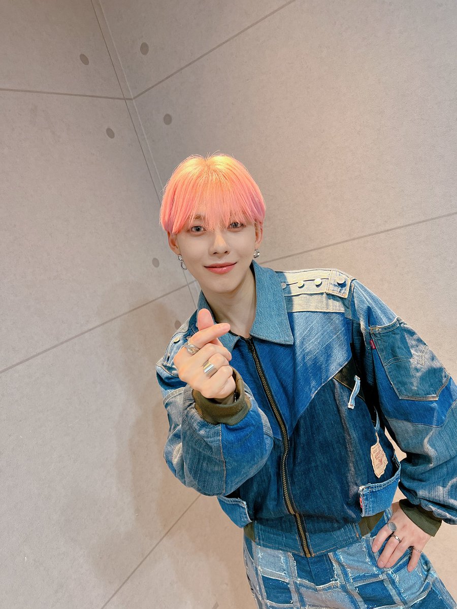 [🎁] 'Delicious' #음악중심 막방 #Behind ✌🏻

#WOOJINYOUNG #우진영
#2nd_Mini_Album #DELICIOUS
#Delicious #여긴_너무_Delicious 😋