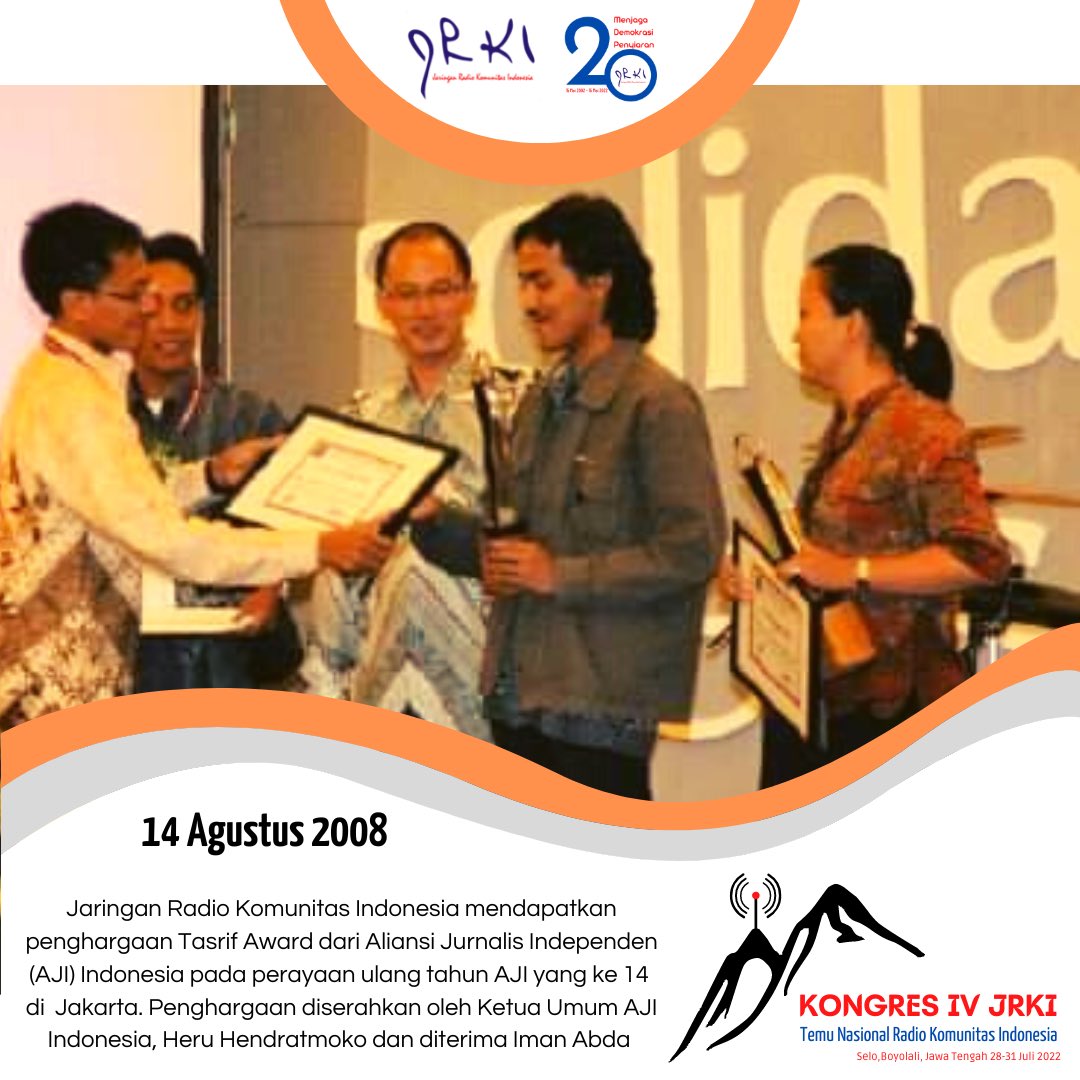 JRKI mendapatkan penghargaan Tasrif Award dari Aliansi Jurnalis Independen (AJI) Indonesia pada perayaan ulang tahun AJI yang ke 14. Penghargaan diserahkan old Ketua Umum AJI Indonesia, Heru Hendratmoko dan diterima Iman Abda 
#Kongres4JRKI
#RadioKomunitas 
#JRKI
#udaramilikkita