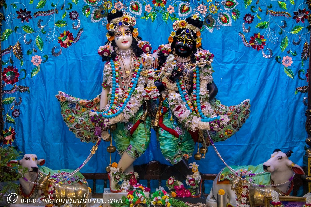 theholy_monk's tweet photo. Today's Singar Darshan 🍅🎉🌿☘️ https://t.co/H7rpCIVunl