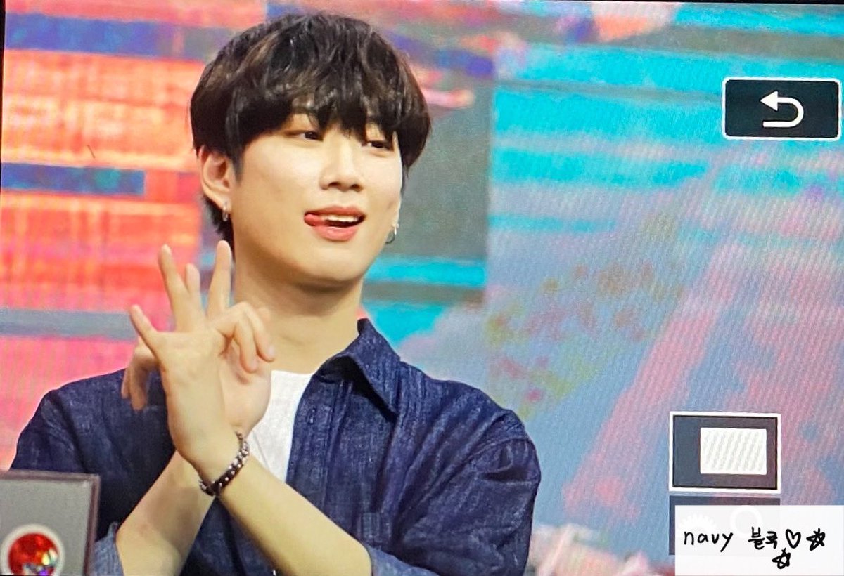 220723 메⭐️ 프뷰 

yeahh im *** tomboy😎

#BDC #윤정환 #BlueSky #어느밤BlueSky #브랜뉴뮤직 #BRANDNEWMUSIC