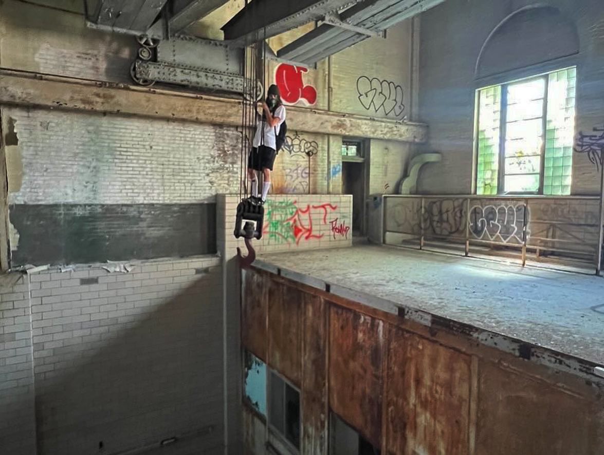 _Justbails's tweet photo. Settle down
We’re gonna die
It’s alright! #urbanexplorer #freeclimb https://t.co/2FMV8FZhkJ