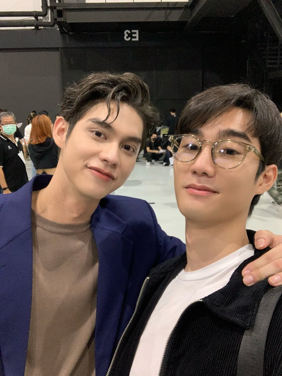 fforcejs's tweet photo. เคยบอกกับมึงกับตั้งแต่สมัยเด็ก ๆ ว่ายังไงมึงก็ไปดวงดาวมึงเก่งมึงหล่อตั้งแต่ไหนแต่ไร ดีใจกับมึงมาก ๆ ซัพพอร์ตเสมอเพื่อน 🤟🏻#ShootingStarConcert https://t.co/wYMOWOIgIu