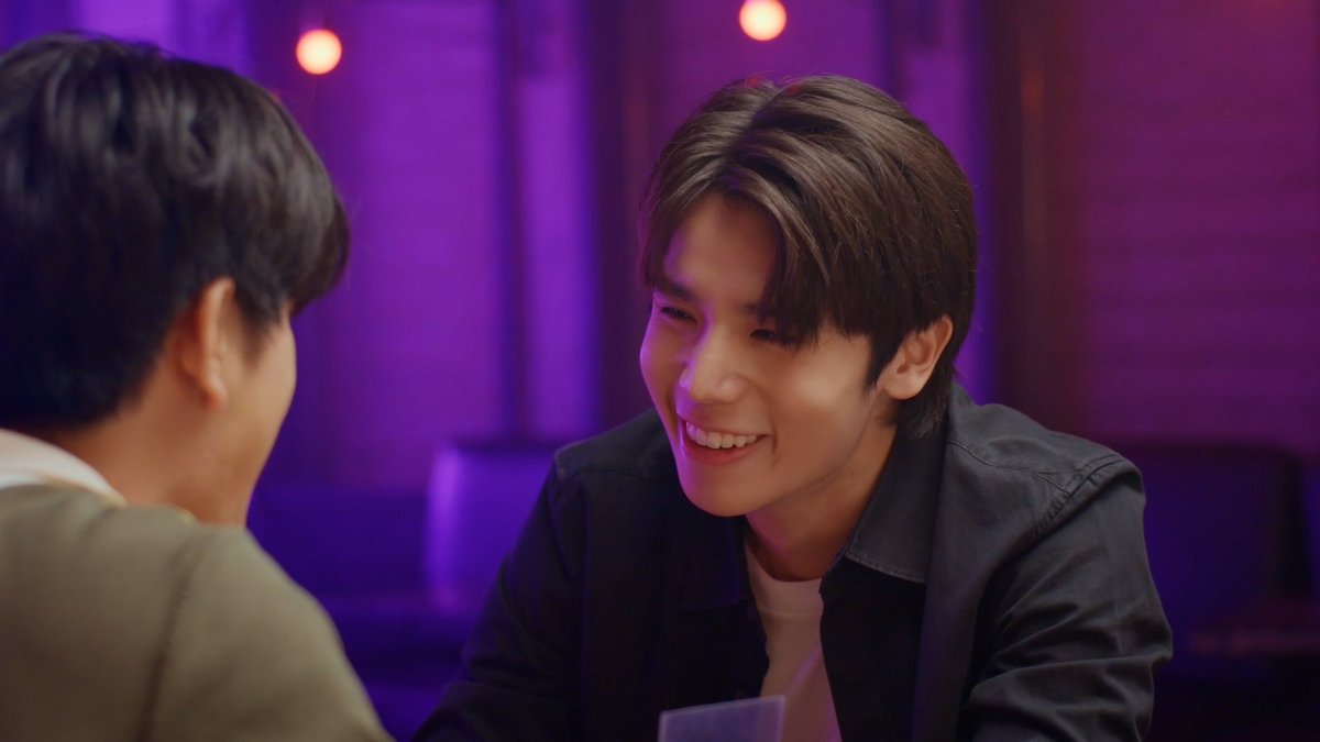 xiseks's tweet photo. He does glow in the dark !  #ViceVersaEP2 https://t.co/hfTDdUjCg6