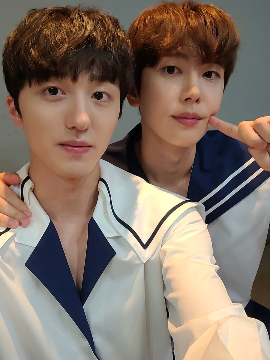 ChanJaengbackup's tweet photo. 천년에 한번 뜬다는 찬쟁 셀카 https://t.co/uNrytnWMSn