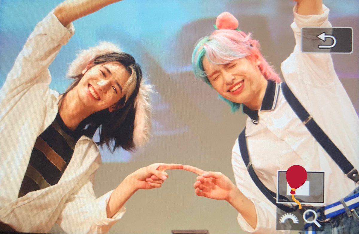Xdinary Heroes Strawberry Cake