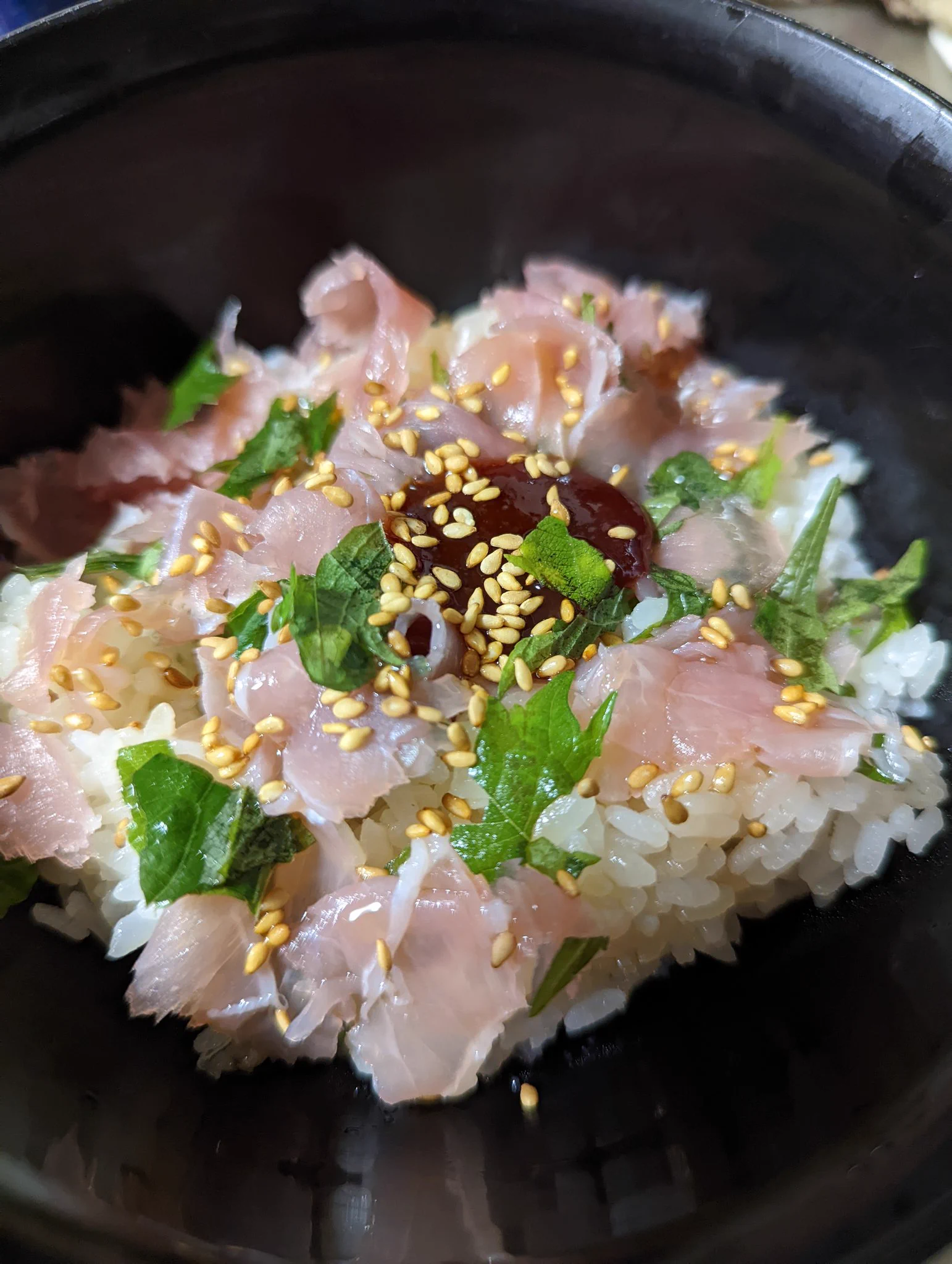 夜食のお時間です。
手でちぎりましたwwwズボラすぎ😂  