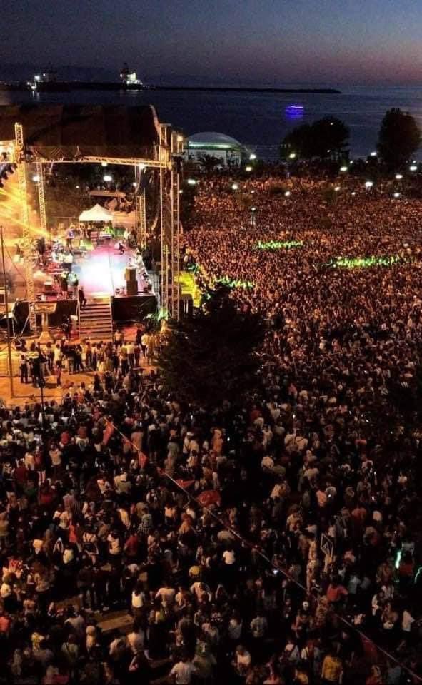 FestKdzEregli's tweet photo. Türkiyenin Ödüllü En Büyük Festivali😍 Yüzbinler Kdz Ereğlide🧿 #kdzereğli #sbdfest #sefo #edis #gülşen https://t.co/FjjeT1DtUp