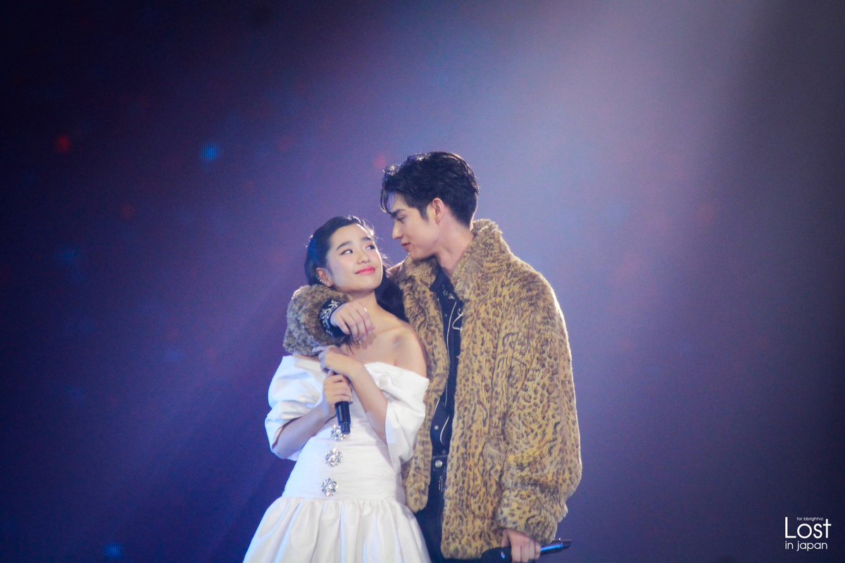 lostinjapan_bvc's tweet photo. ธาม &amp; กอหญ้า 

#ShootingStarConcert
#bbrightvc https://t.co/29hXA1Q8rV