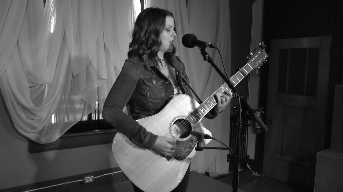 SaskWeekend's tweet photo. This weekend at Bengough's @Gatewayfestival Saskatoon's @thenorthsoundsk will be performing. So will @karagolemba and @TheGrapesoWrath. We'll hear tunes form all three in our final hour.
Listen live here: https://t.co/A5EBxNcD7D https://t.co/87Jqtd5bc1