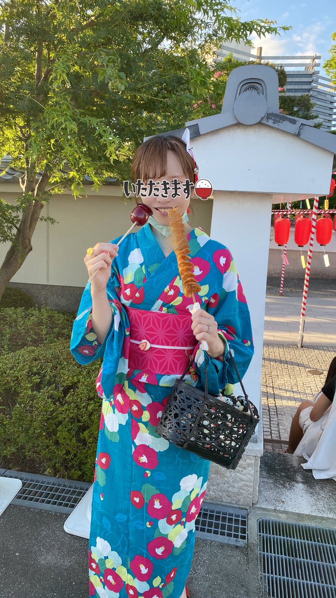 mofco77's tweet photo. 今日は急にお祭りに行くことになりまして仕事終わってから向かいました
行き先は伏見稲荷大社の宵宮祭
青空でも提灯は映える🏮
皆のお祭りコーディネート(お面も含め)を観るのも楽しかった☺️
「祭」ロンパース着てた赤ちゃん😭親御さんもありがとうございます https://t.co/LkA1MFktJj
