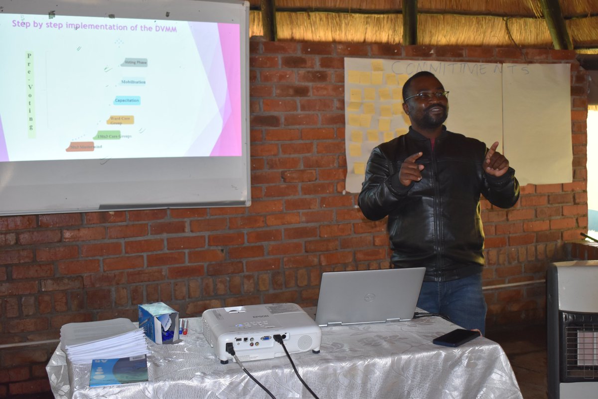 Young Women tweet media