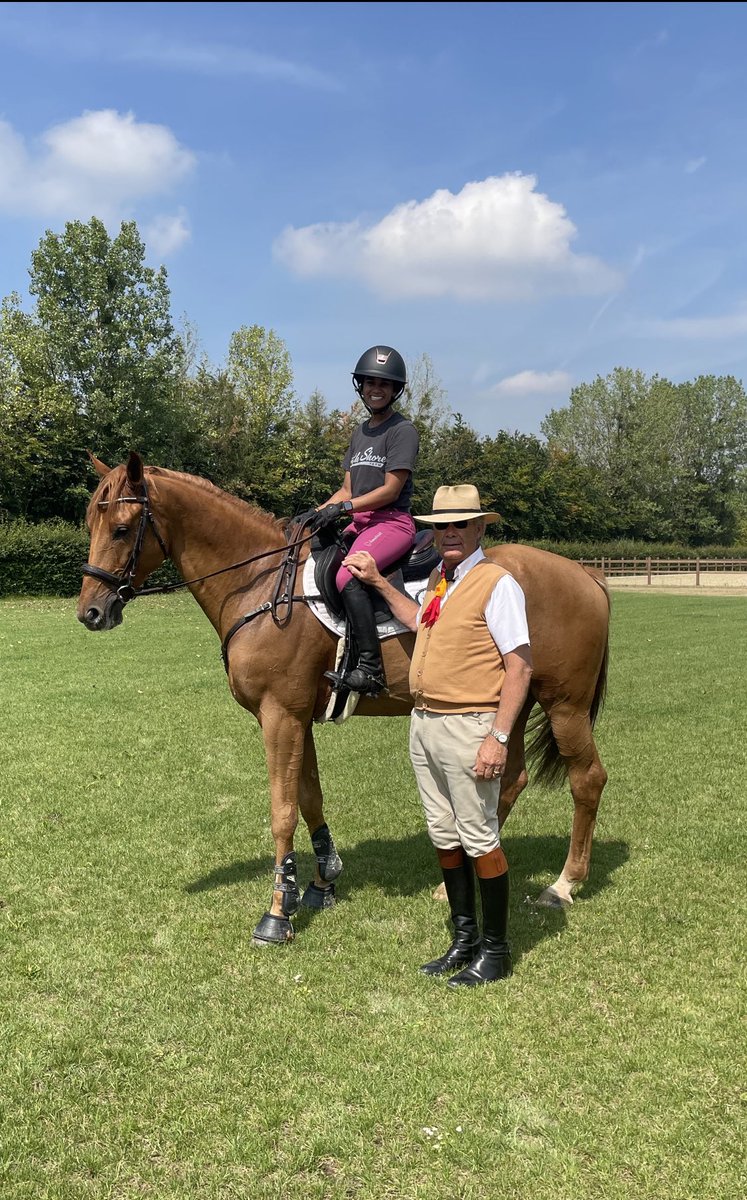 WorkingStuProbs's tweet photo. Rode two horses w Albert Voorn today! 2000 Sydney silver medalist! Was amazing - he’s such a great teacher and so kind. He also said that Americans that came up in the eq are great students and so well turned out 😂😂 I love my new pink bedazzled breeches 😍 #whenineurope https://t.co/CKEFwdOmGm