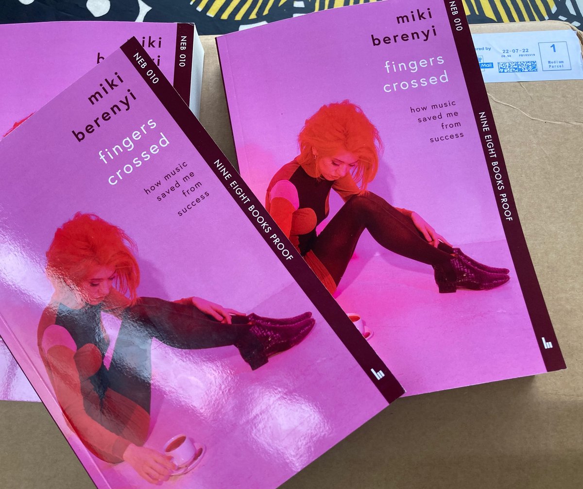 Woohoo! Smell the Glove is here! Getting actual physical proofs is like, GULP, it's really happening!!

Right, I'm off to make a quiche to celebrate 

Out 29 Sept, Pre-order links for hardback and audiobook (read by me!):
tinyurl.com/4xshxv3k
tinyurl.com/ymbe8dap