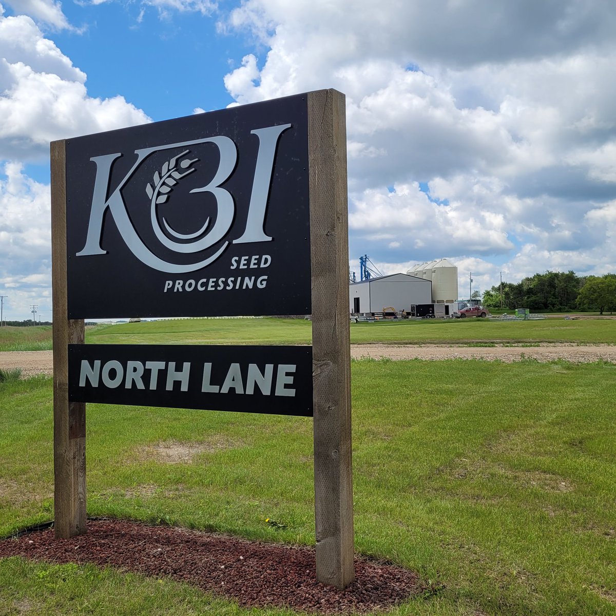 KBIprocessing's tweet image. Looking for a new business or farm sign? Check out Dundee Designs in Alexander, MB. We are very happy with ours!