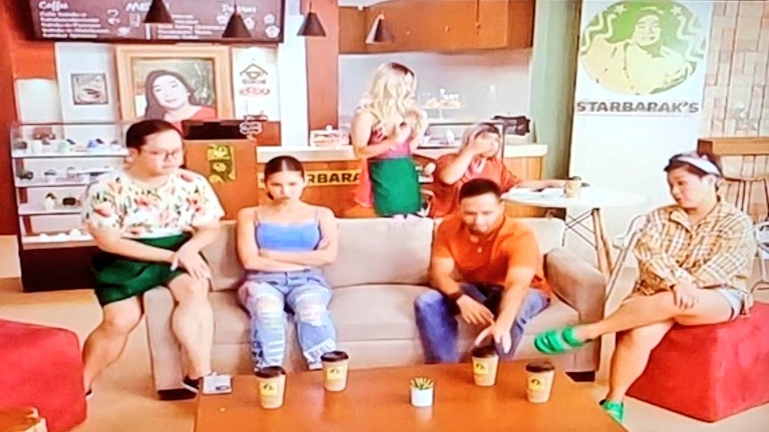 ma1208an's tweet photo. Naiwan daw sa Condo yung 2! Hahahahaha... Panic mode si Ganda!
Maine as Stacy
@mainedcm | #MaineMendoza
#DADDYSGURLBroCode https://t.co/hrzQLEdUMq