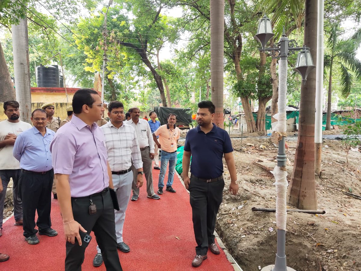 ykhmj01's tweet photo. कानपुर: मोतीझील में कारगिल पार्क कुछ समय बाद ऐसा दिखेगा नज़ारा, काम तेजी से जारी है.अगस्त तक इसके तैयार होने का दावा है!

#Kanpur #motijheel #park #green
 #nagarnigam #kanprnagarnigam
#yehkanpurhaimerijaan 
 https://t.co/7kWGeGG4En https://t.co/WpHKhlpXrj