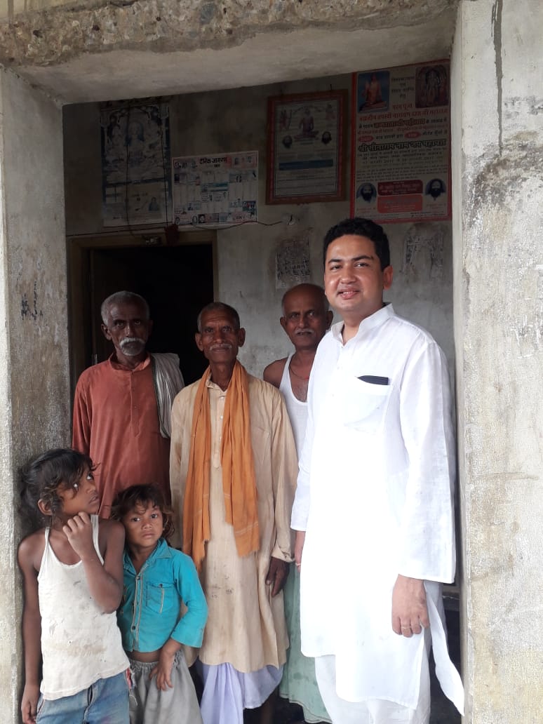 AnuragpratapJSP's tweet image. विकास के पथ पर तेजी से बढता अपना बिहार 
जय नीतीश ,जय जदयू 
#Nitishkumar
#Navnitkumarjha
#Jantadalunited

todaysheoharnews.com/article/sheoha…

@UmeshSinghJDU @DipuBhaiPatel @SBJhaSheohar @MuntazPathan @MdMahbu27729385 @Rahman02697166 @nksocialsena @kunalyadavNSS @JDU_YouthBihar