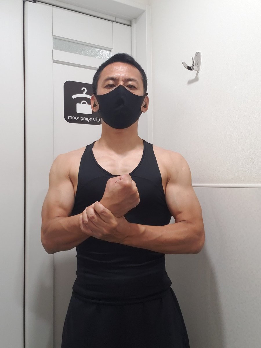 workout_holic17's tweet photo. 今日は、胸と肩!
#筋トレ #トレーニング #フィットネス
#大胸筋 #三角筋
#筋トレ好きと繋がりたい
#workout #workoutholic #training
#fitness #pectralmuscle #deltoid https://t.co/CYE3SmAnsl