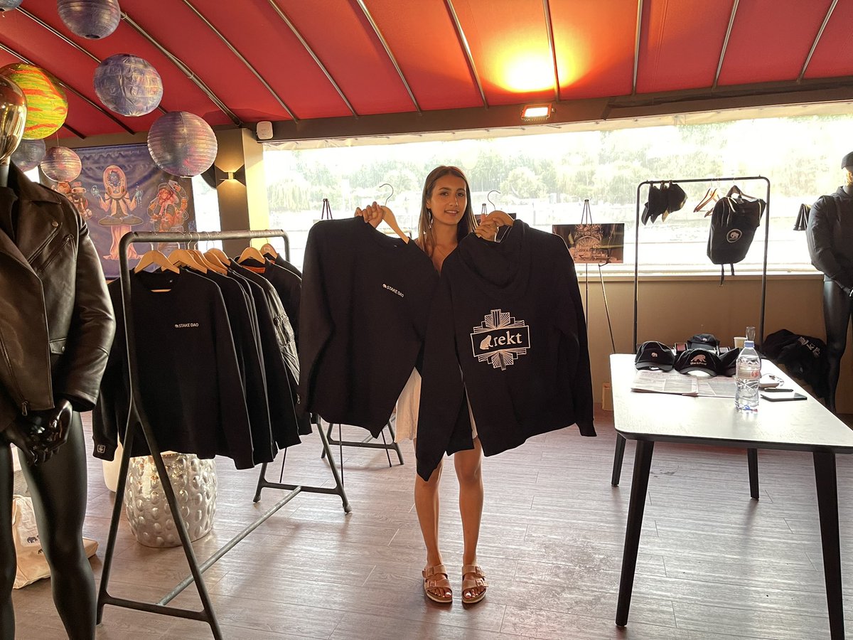 bneiluj's tweet photo. Herd’s store still open today 🙏
You can also mint the NFT attached to the merch and get access to all future events organised by the crew (Rekt, LaDegen etc), ViP group and Animal Kingdom Metaverse. 
Yatch de Paris L’Atelier. 
https://t.co/eQfuJSSu05 https://t.co/e7NoxH04qw