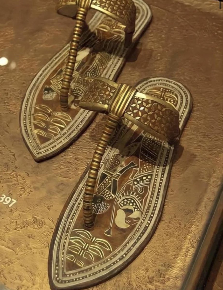 Las sandalias de 3.300 años del rey Tutankamón.