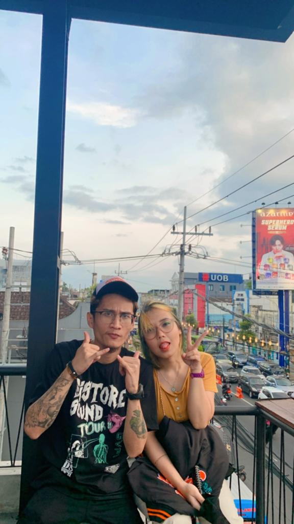 GraxRock_'s tweet photo. GM ! After satnight I always .... with @kasandra_nft .

#NFTlove https://t.co/mX2Vq68g4i