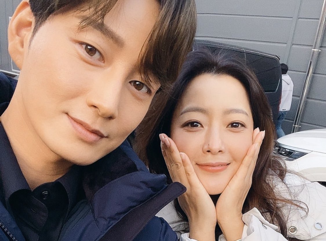 leeeilyoung's tweet photo. my parents 🫶 https://t.co/bKEukhe1qs