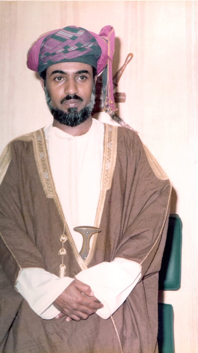 assbadi1's tweet photo. يوماً اشرقت على #عُمان شمسان؛ شمس تشرق كل صباح وشمس الحكمة على الوطن العربي بأكمله بحكمته وعنفوانه في حضوره السياسي، ذكرى الزعماء العظام لا تنطفئ، رحمك الله يا باني عُمان 

#أعز_الرجال_وأنقاهم 
#قابوس_في_قلوبنا 
#قابوس_بن_سعيد 
#يَوليو_المجيد https://t.co/do7oCZcajS