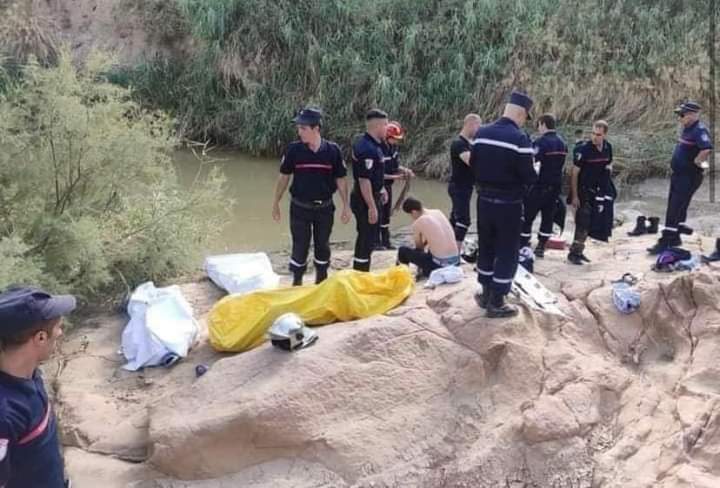 المسيلة غرق 3 أطفال ببركة بواد لقمان في أولاد منصور أعمارهم 15-12-12
لأن أطفال البوليزاريو يتمتعون بأموالهم في المخيمات 
ربي يرحمهم.