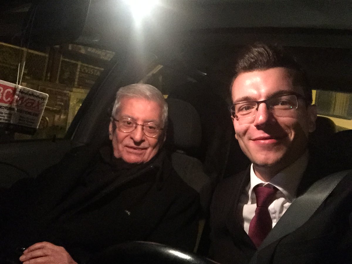 semihdiri's tweet photo. Yaşamıyla eserleri böylesine örtüşen ikinci bir insan tanımadım. Gerçekten "7 Güzel Adam"dan biriydi.Kıymetli bir yazar; kibar, mütevazı, sevecen bir insandı. Allah rahmet eylesin. Hece dergisinde bize öğrettiklerin için minnettarım hocam. Mekânın cennet olsun 🙏
#RasimÖzdenören https://t.co/4BtnyX0pch