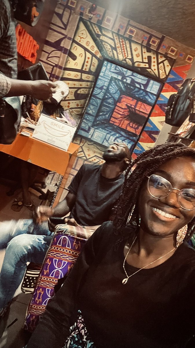 AteliersBlackSh's tweet photo. Pendant 1 semaine, d’aujourd’hui à samedi prochain 👌🏾

Faites un tour à notre showroom de Bali, faites y un selfie 🤳🏾et publiez le sur n’importe quel de vos réseaux sociaux. Taguez nous, et tentez de gagner par tirage au sort un souvenir de l’extrême Nord Cameroun 😍😍

#jeux237 https://t.co/RfZBpyADz7