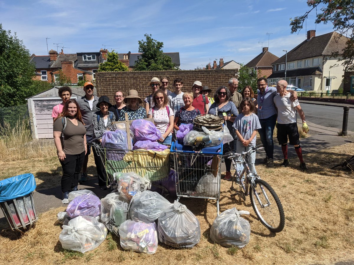 CavershamTidy's tweet image. This morning we litter picked on View Island and in Hills Meadow. Plenty of litter rescued from two beautiful parks in our town, plus a number of fly tipped bulky items. Great to see three new faces joining the usual crew of caring residents!
#keepCavershamTidy #trashTag