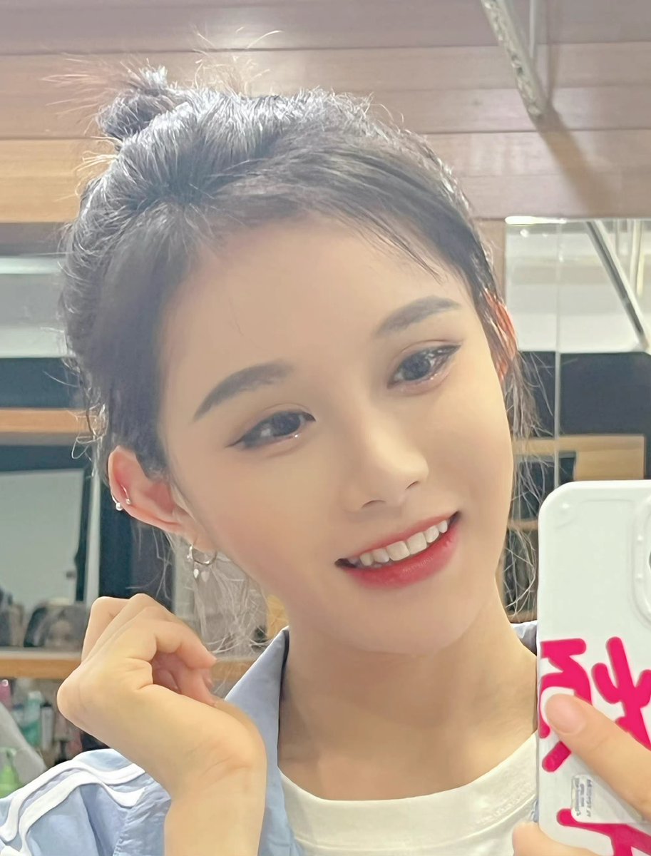 ultddd's tweet photo. thank you Zin 🧡 https://t.co/5OlOcyWs8s