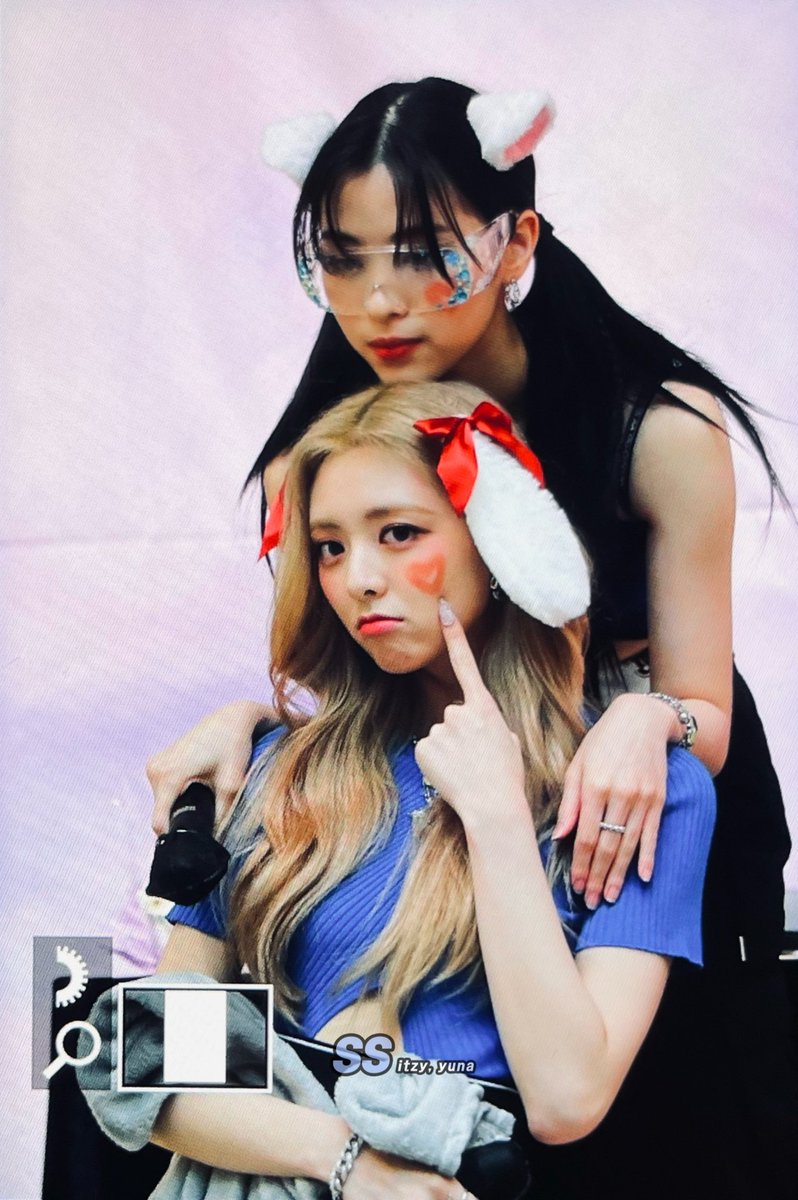 yunaserotonin's tweet photo. they look so cute 🥺 https://t.co/i6PXmk8ntC