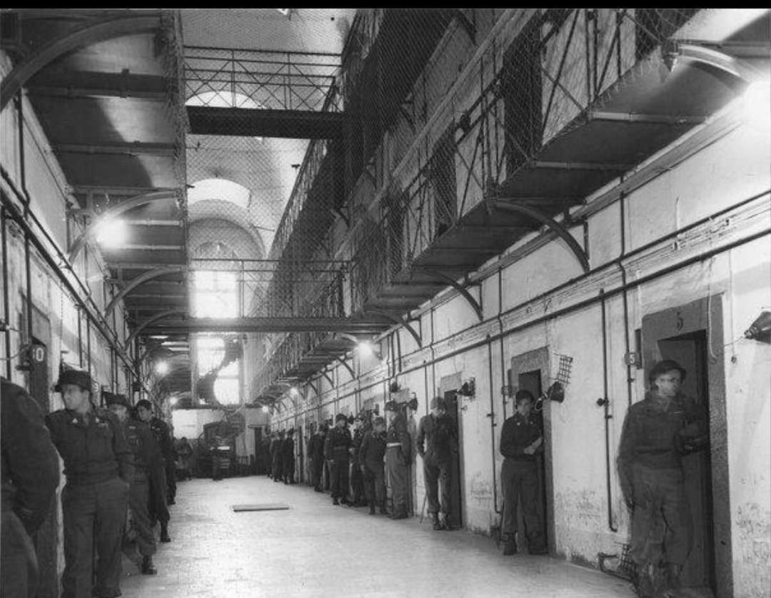 PierMG62's tweet photo. #Norimberga durante detenzione nazisti

Vorrei immaginarla ora, a colori, con nuovi detenuti

#Covid_19 #vaccinoobbligatorio #greenpass #GovernoCriminale https://t.co/jtvbj96NEs