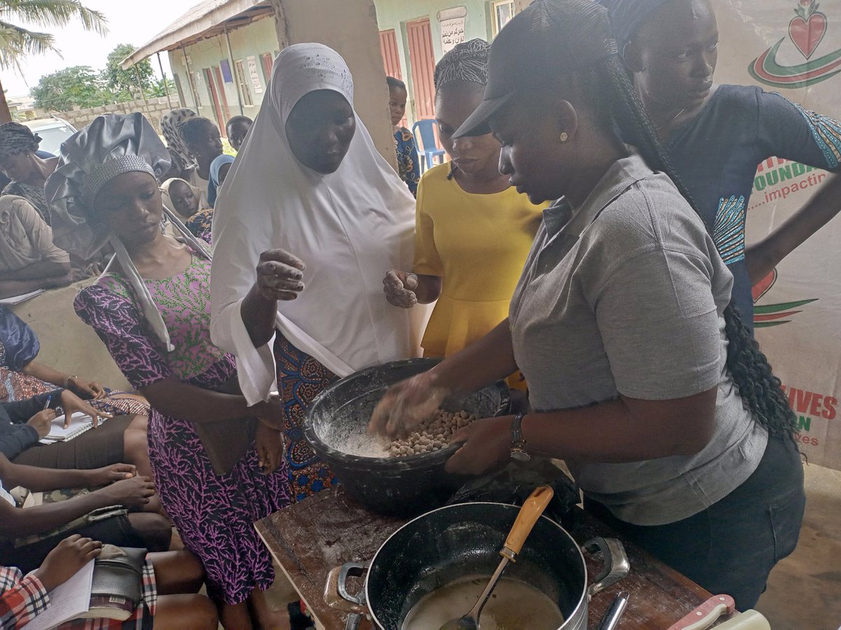 LivesIgniting's tweet photo. Women Empowerment Skill Acquisition at Atan, Ogun State, Nigeria.

#ignitinglives
#ILFJuly2022 https://t.co/f2y309HYrf
