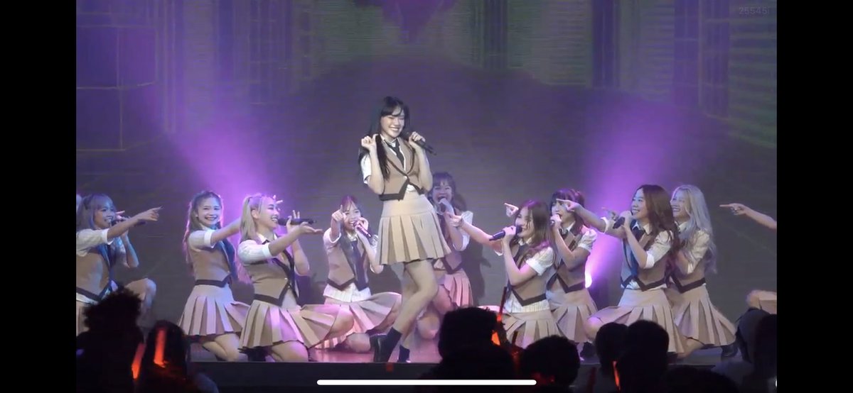 รู้ ช่วยไม่ได้ก็ใจมันชอบ “เฌอ” ~ 🐱🧡

Cherprang TeamBIII

#AreekulBDstage
#CherprangBNK48