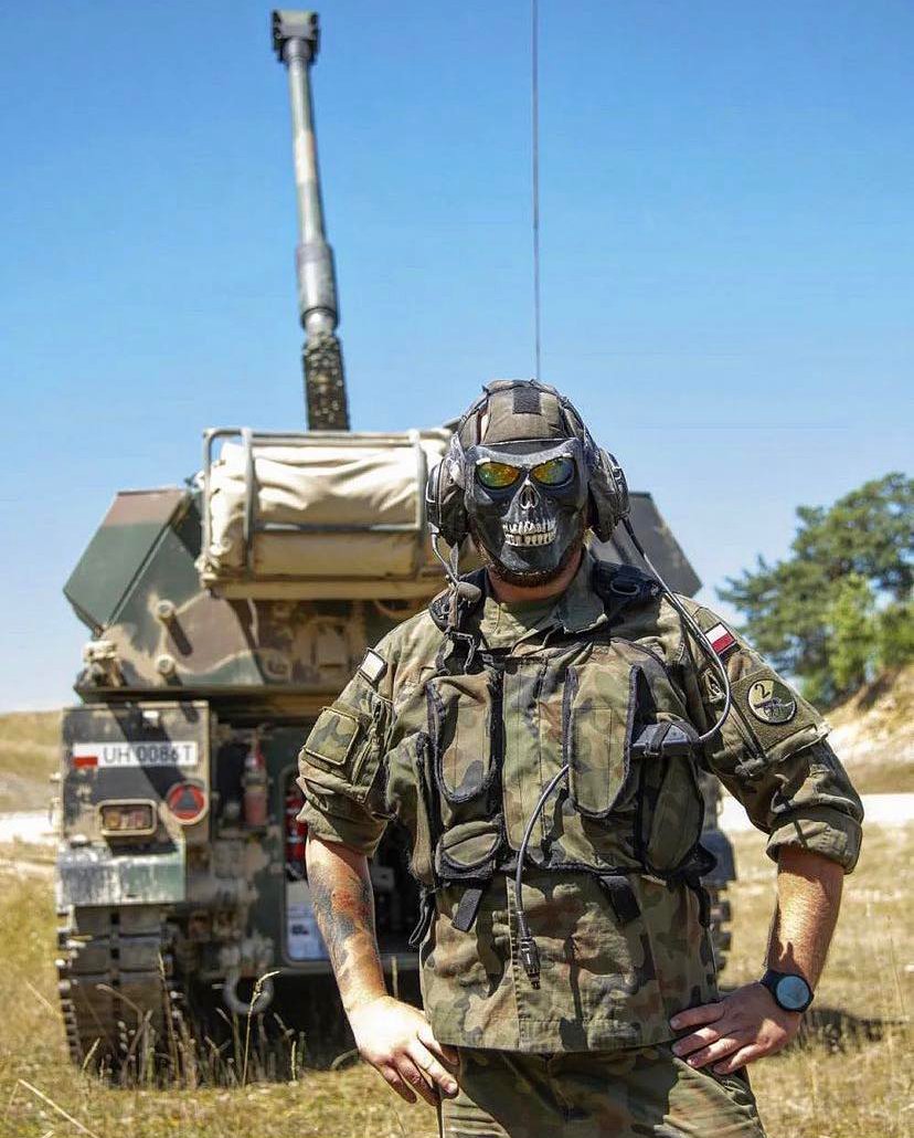 conradce2's tweet photo. Plus fotka bonusowa 😋

#DynamicFront22 #Krab #SelfPropelledArtillery #Poland #WojskoPolskie #Wojsko #PolishArmy #Army https://t.co/PYHDaETqaO