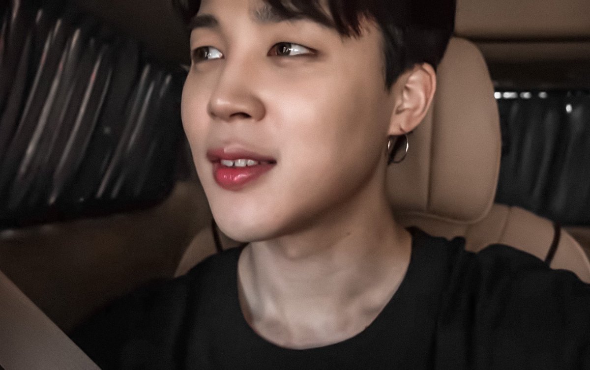 PJM_vocal's tweet photo. I love you jimin , i love you so much https://t.co/bMiRR6mgas